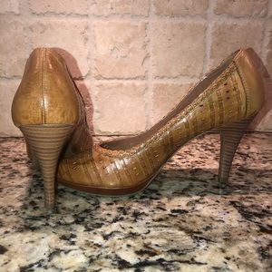 Andrew Geller “Girly” Heel Pumps Size 8.5